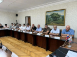 Глава Дербентского района Эльман Аллахвердиев провел очередное еженедельное аппаратное совещание
